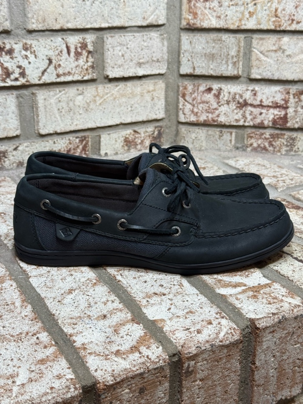 Sperry Women’s Black Leather and Dark Navy Canvas Lace-Up Boat Shoes Flats